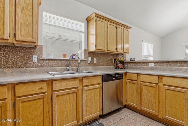 Building Photo - 3828 Tierra Aurora Dr