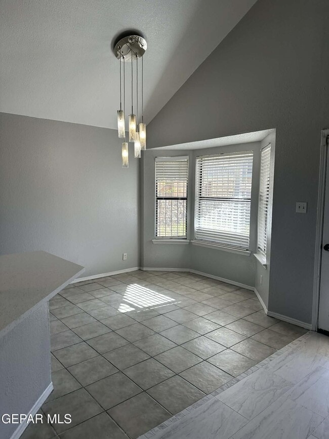 Building Photo - 11364 Crater Lake Ave