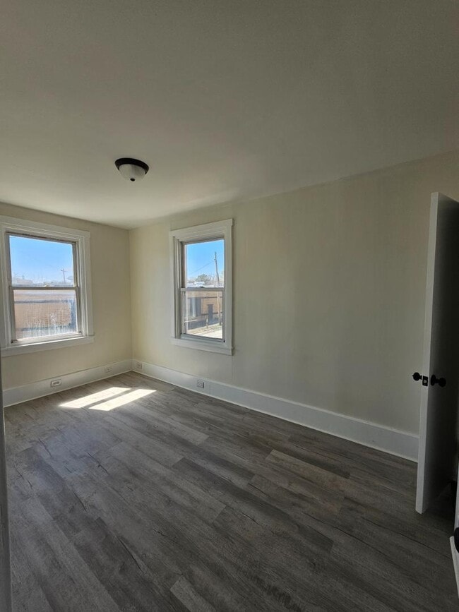 Building Photo - 1103 Baldwin St