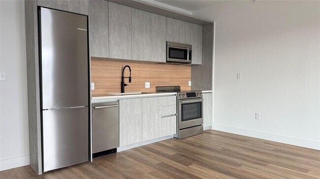 Building Photo - 4315 S Congress Ave