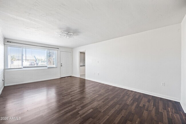 Building Photo - 4326 N 13th Pl