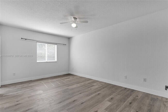 Building Photo - 2312 SE 21st St