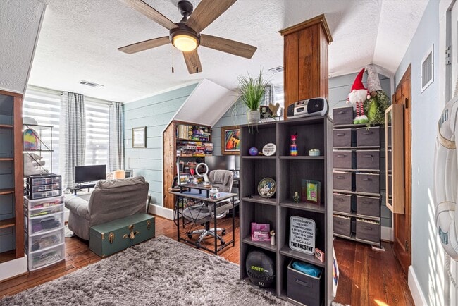 Building Photo - 3216 Avenue N