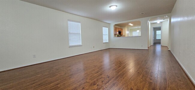 Building Photo - 15215 Benson Landing Dr