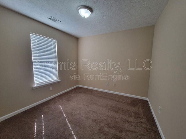 Building Photo - 735 Allen's Landing Dr SE