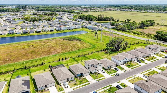 Building Photo - 10210 Daybreak Glen