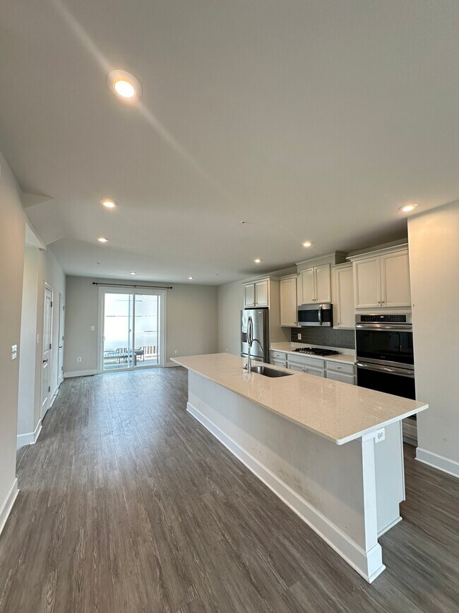 Building Photo - 131 Albany Pl