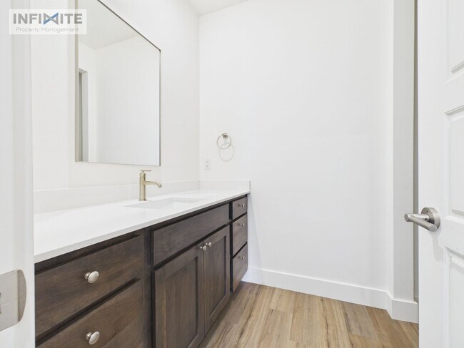 Building Photo - 4814 Briarwood Ln
