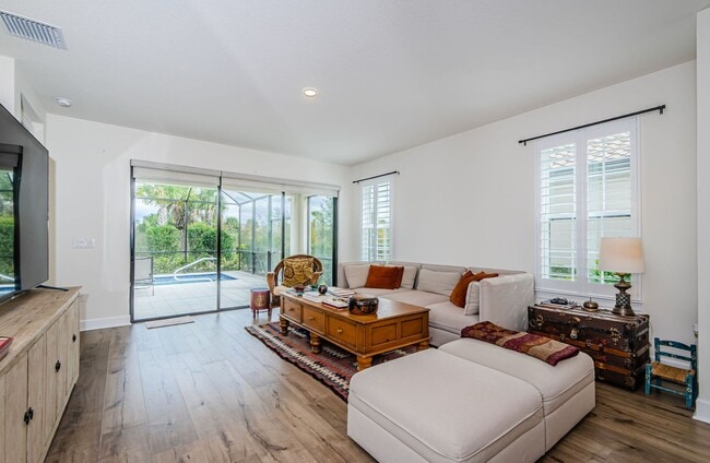 Building Photo - Beautiful Pool home in Starkey Ranch avail...