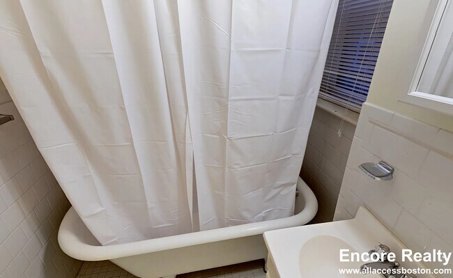 Building Photo - 15 Queensberry St