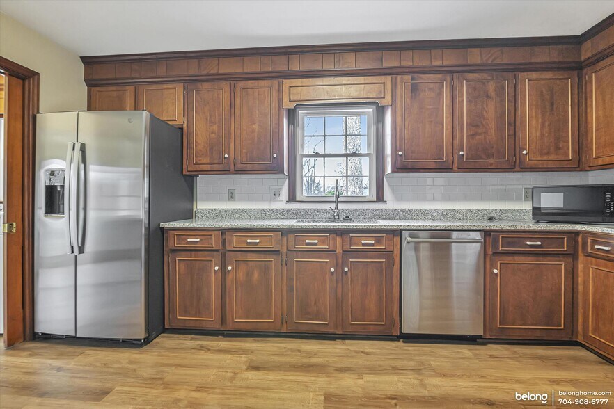 Building Photo - 700 Rama Rd