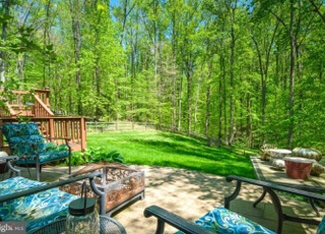 Building Photo - 391 Windermere Dr