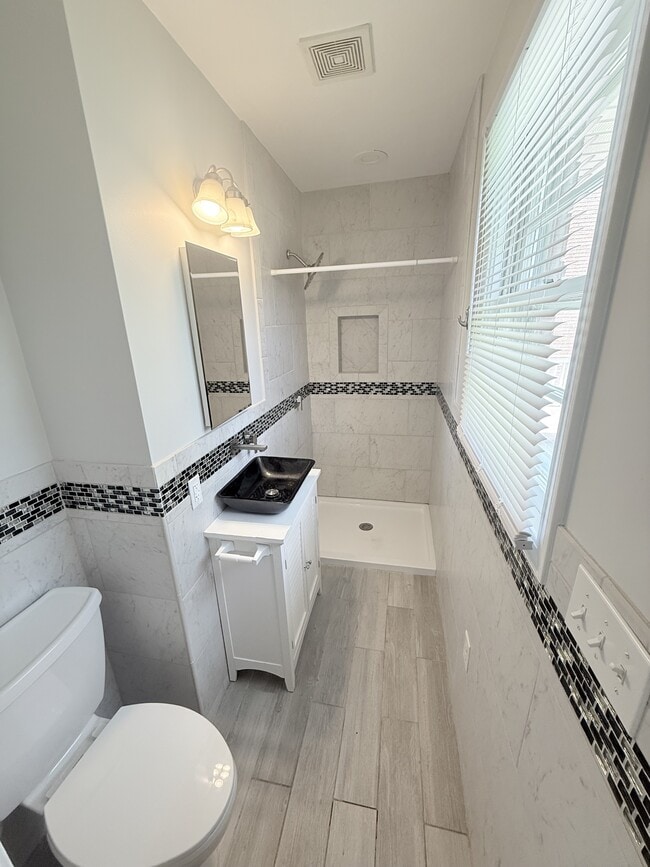 Building Photo - 1303 SC-90