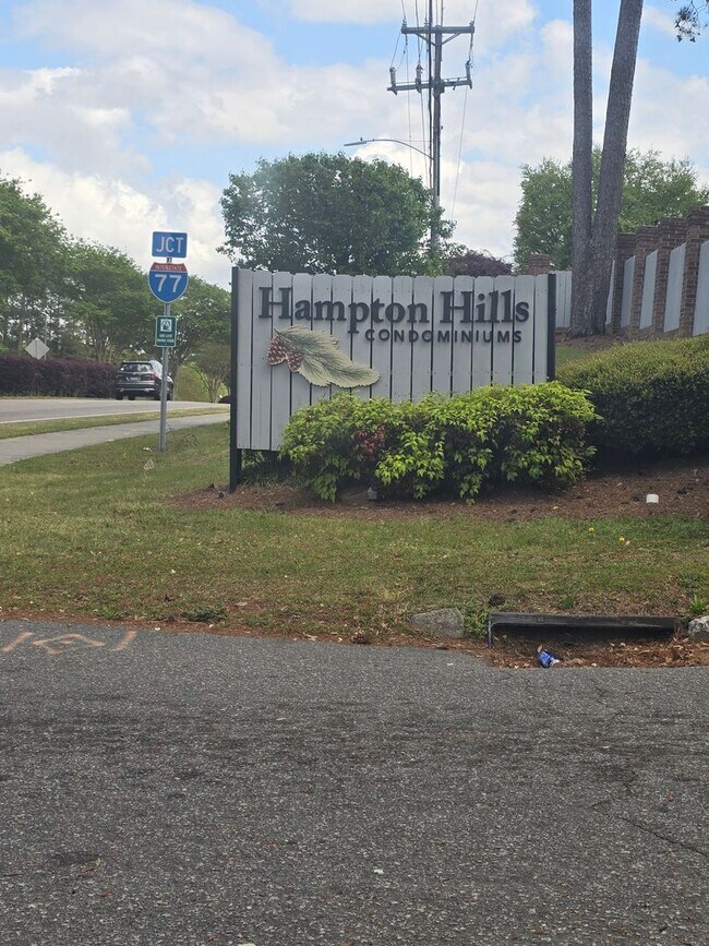 Building Photo - Hampton Hills subdivision. Close to Ft. Jackson and I-77.