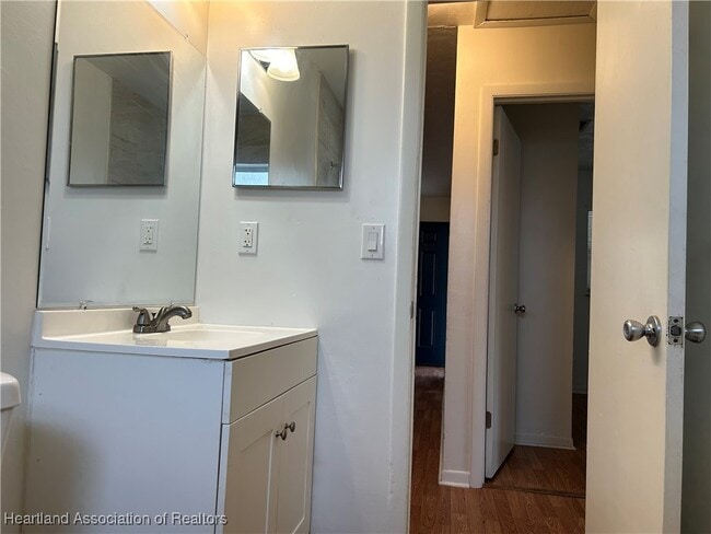 Building Photo - 4926 Salmon Dr