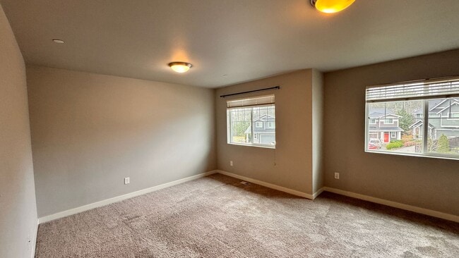 Building Photo - 4 bedroom 2.5 bath house in Auburn