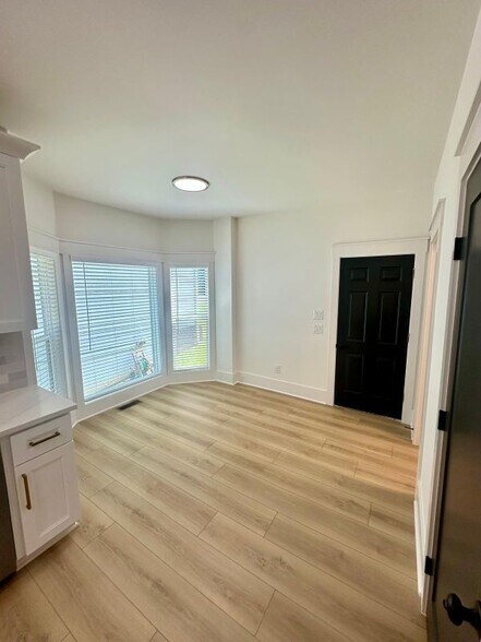 Building Photo - 2894 Sterling Dr NW