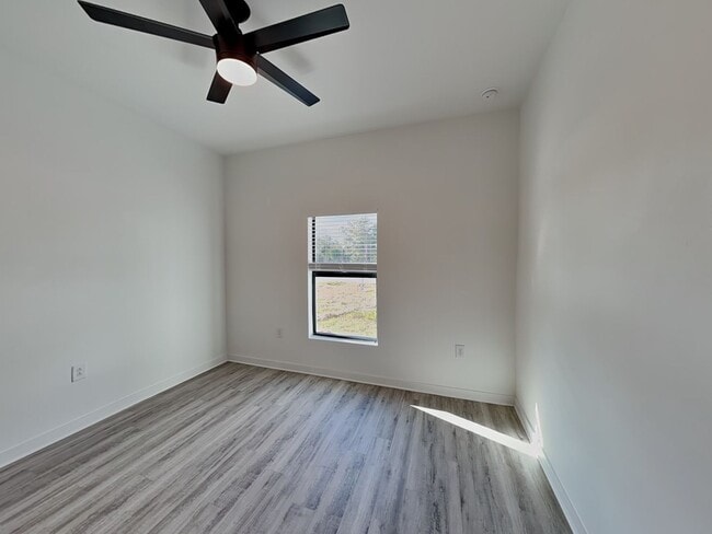 Building Photo - 1120 Bismarck Rd