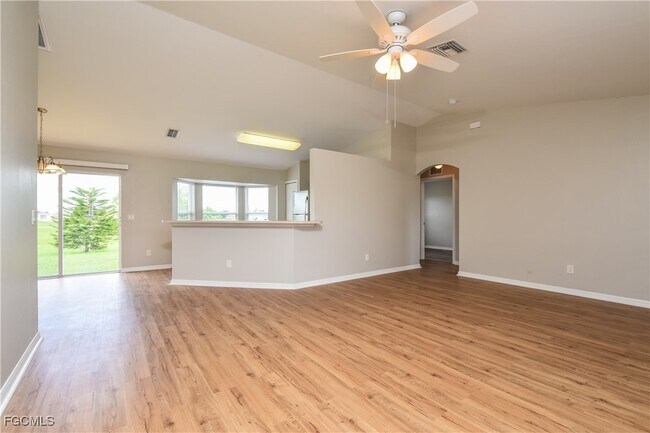 Building Photo - 2229 NW Juanita Pl