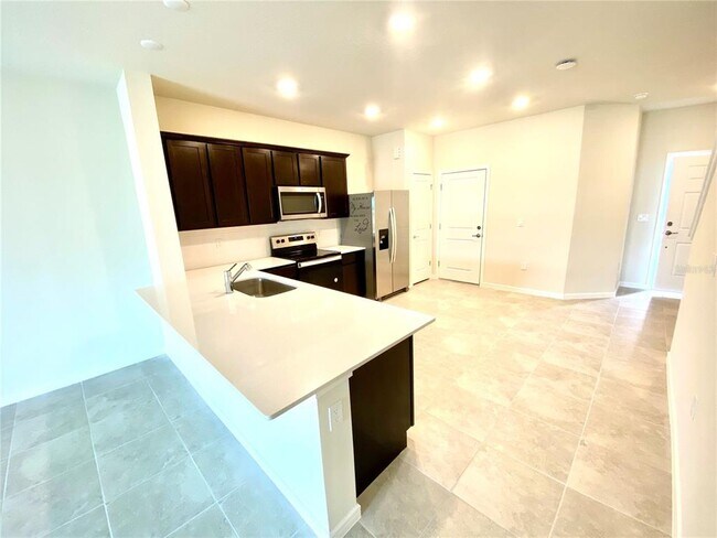 Building Photo - 2843 Stunning Ave