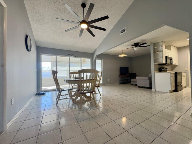 Building Photo - 13543 Longwood Ave