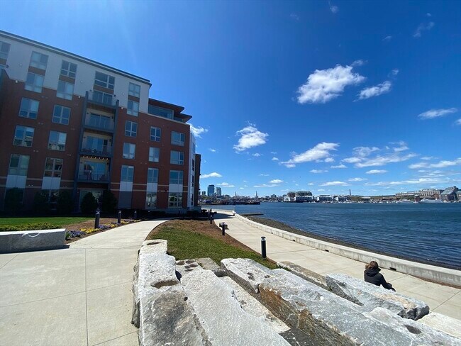 Building Photo - 139 Border St