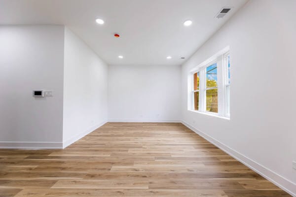 Building Photo - 243 W 74th St