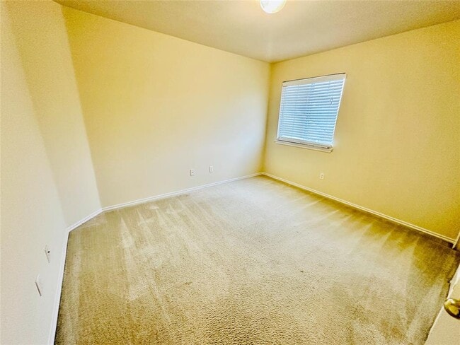 Building Photo - 16216 Castletroy Dr