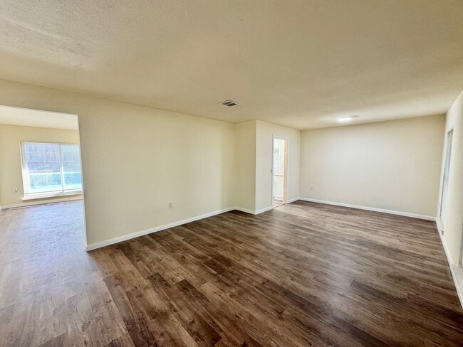 Building Photo - *COMING SOON* Beautiful 3-Bedroom/ 2 Bath REMODELED Home!