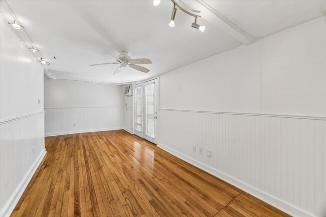 Building Photo - 820 Heights Blvd