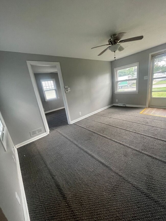 Building Photo - 2 Bedroom House for Rent