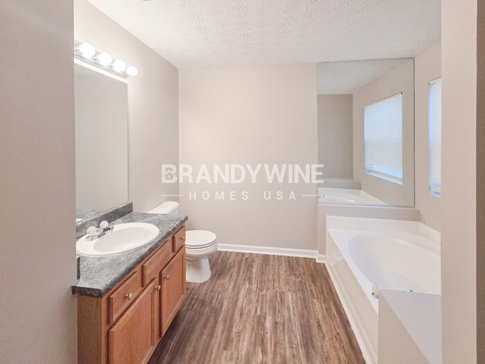 Building Photo - 5260 Tussahaw Crossing