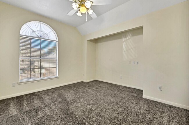 Building Photo - 1802 Whispering Forest Dr
