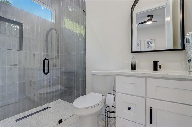 Building Photo - 2014 Cambridge Ave