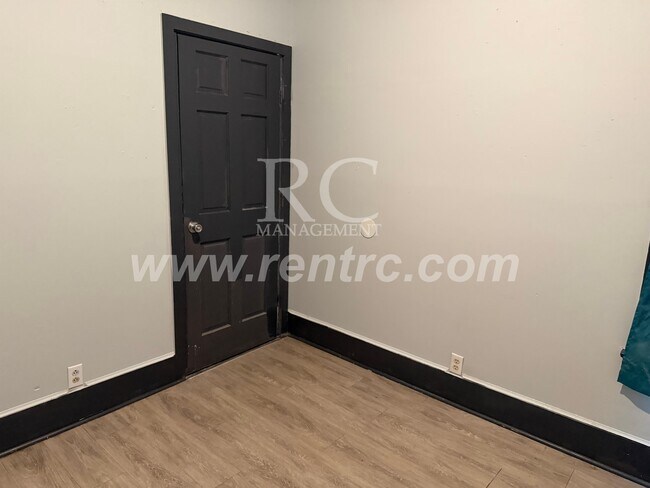 Building Photo - 612 Wayne-