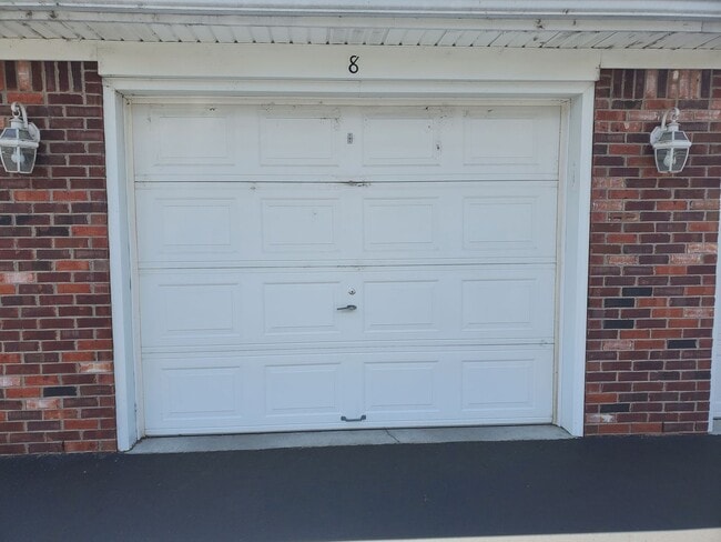 Building Photo - CHECK OUT THIS STUNNER!!  Beautifully Updated, Spacious 2 Bedrooms, 2 Full Baths Storage Closet A...