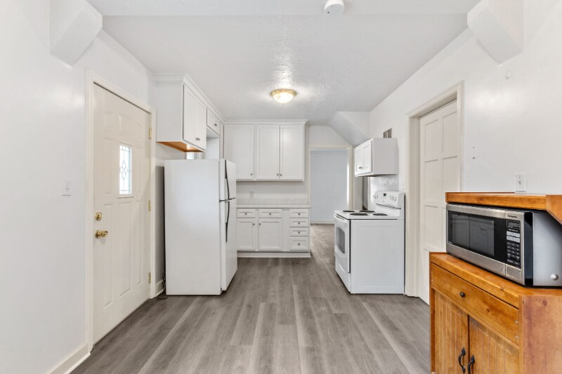 Building Photo - 1936 N Park Ave