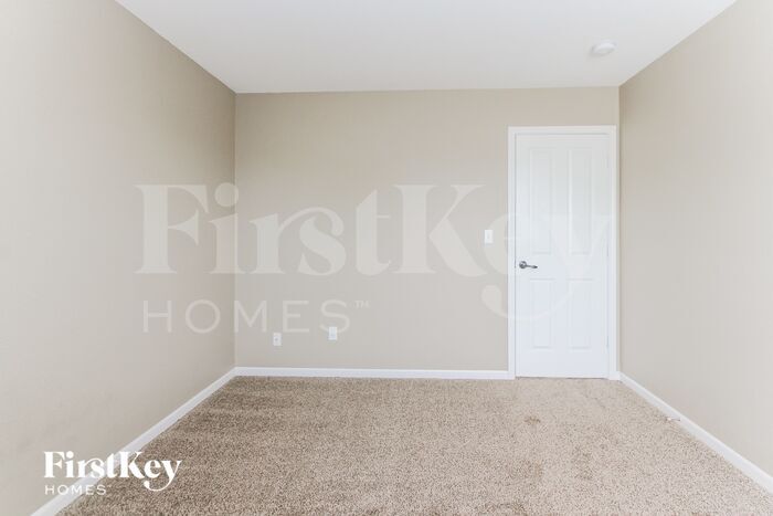 Building Photo - 7156 Bracken Ln