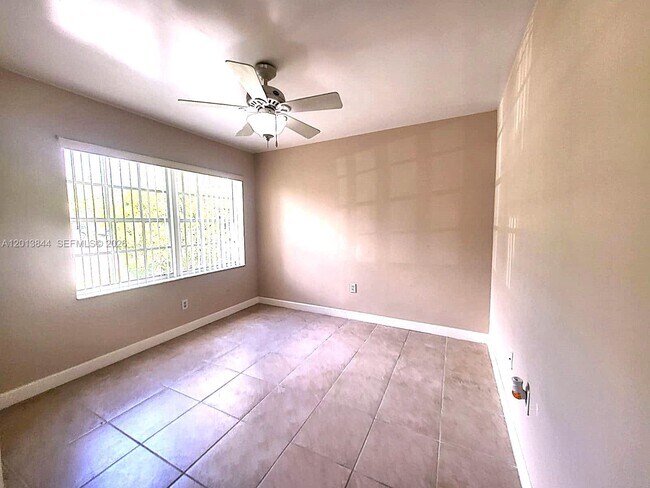 Building Photo - 13524 NW 5th Ct