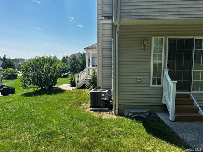 Building Photo - 2402 Rockledge Ct