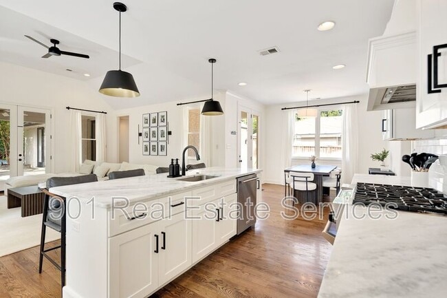 Building Photo - 299 Wilkinson Pl