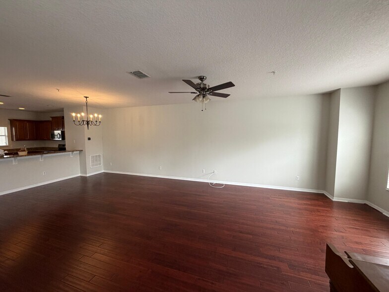 Building Photo - 1525 Cloverbay Ln