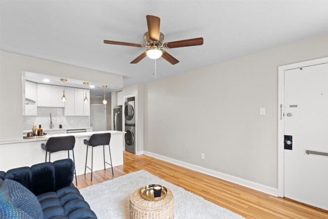 Building Photo - 4930 Kemper Ave