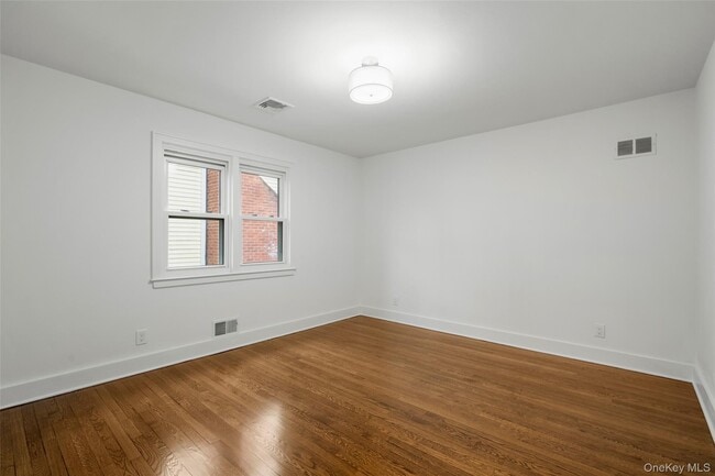 Building Photo - 319 Wagner Ave