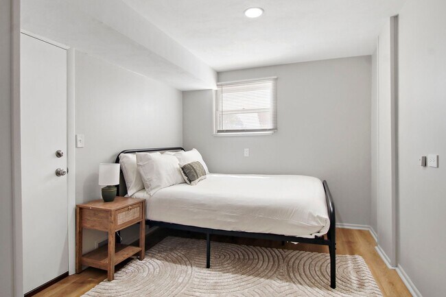 Building Photo - Arlington Heights Rental