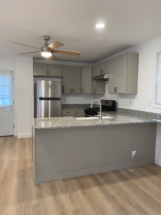 Building Photo - 100 Fisher St