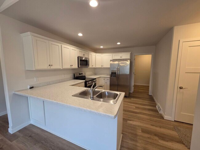 Building Photo - 3703 Green Pastures Ln