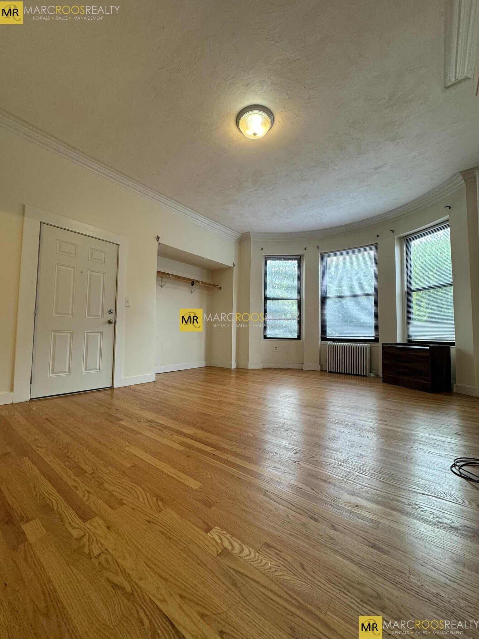 Building Photo - 591 Beacon St