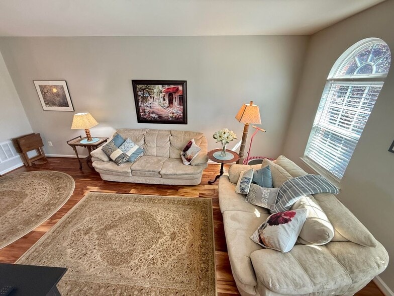 Building Photo - 14050 Cannondale Way