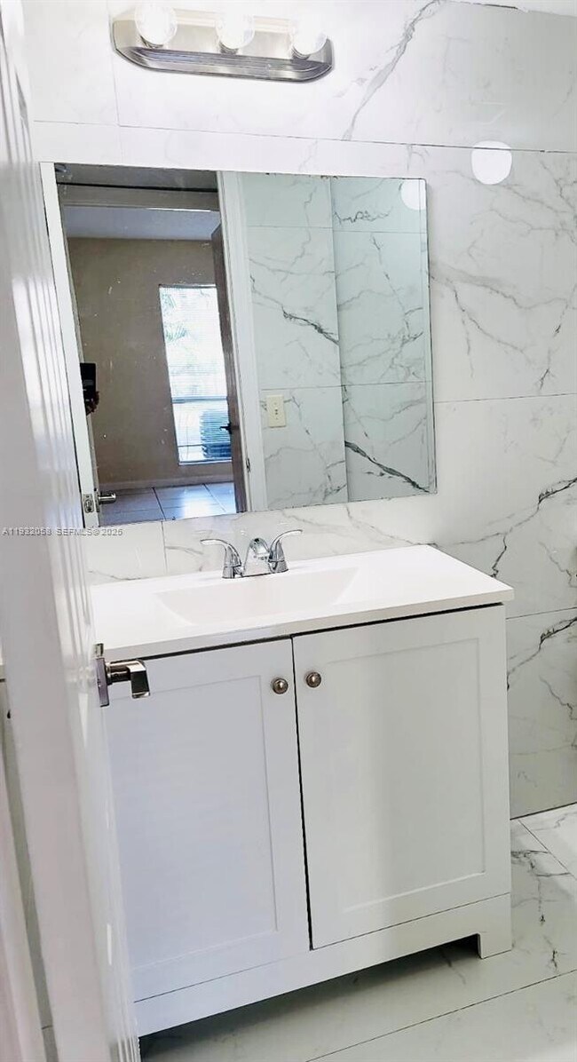 Building Photo - 1500 N Congress Ave